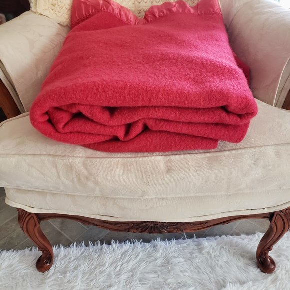 SOLD Mariposa Wool Blanket Shuler & Benninghofen All Wool Red Satin Edge 73x85 - Picture 11 of 11